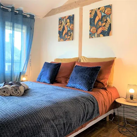 De La Riviere Avec Patio Et Parking Centre Vakantiehuis