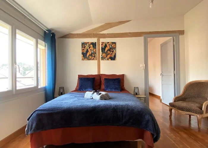 Casa de Férias De La Riviere Avec Patio Et Parking Centre Le Mans