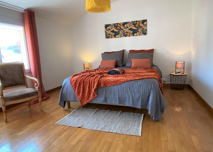 De La Riviere Avec Patio Et Parking Centre *