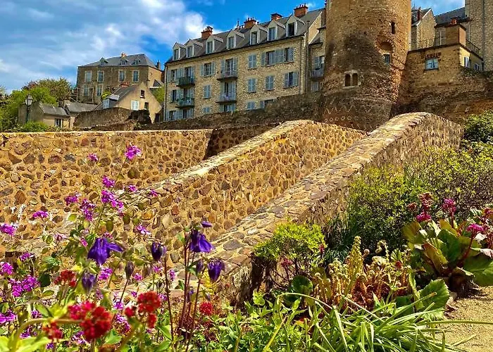 De La Riviere Avec Patio Et Parking Centre
