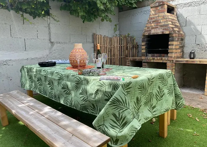 De La Riviere Avec Patio Et Parking Centre